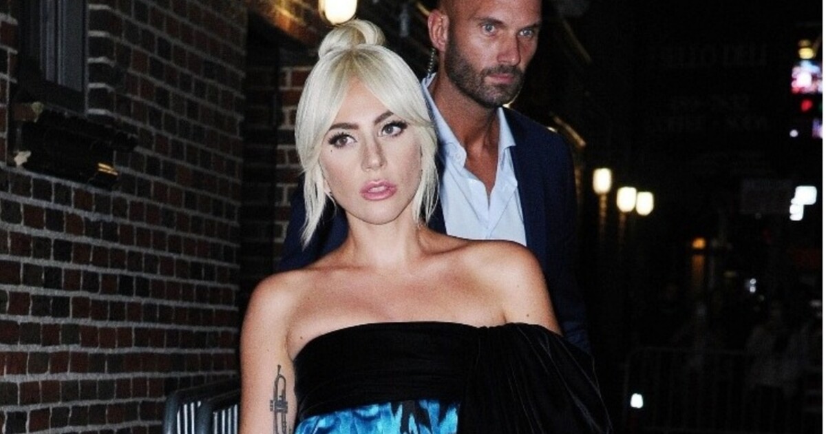 Леди Гага В Прозрачном Наряде Прогулялась По Нью-Йорку
